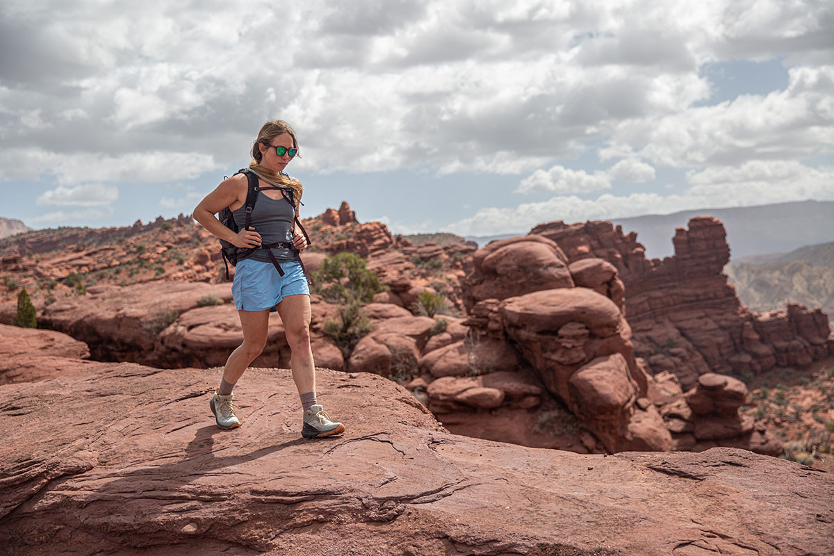 Desert hiking 2025 boots women's